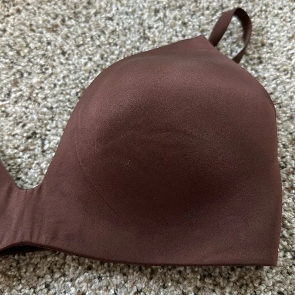 SKIMS Fits Everybody T shirt Bra, Size 36C, Cocoa, EEUC - Picture 4 of 8